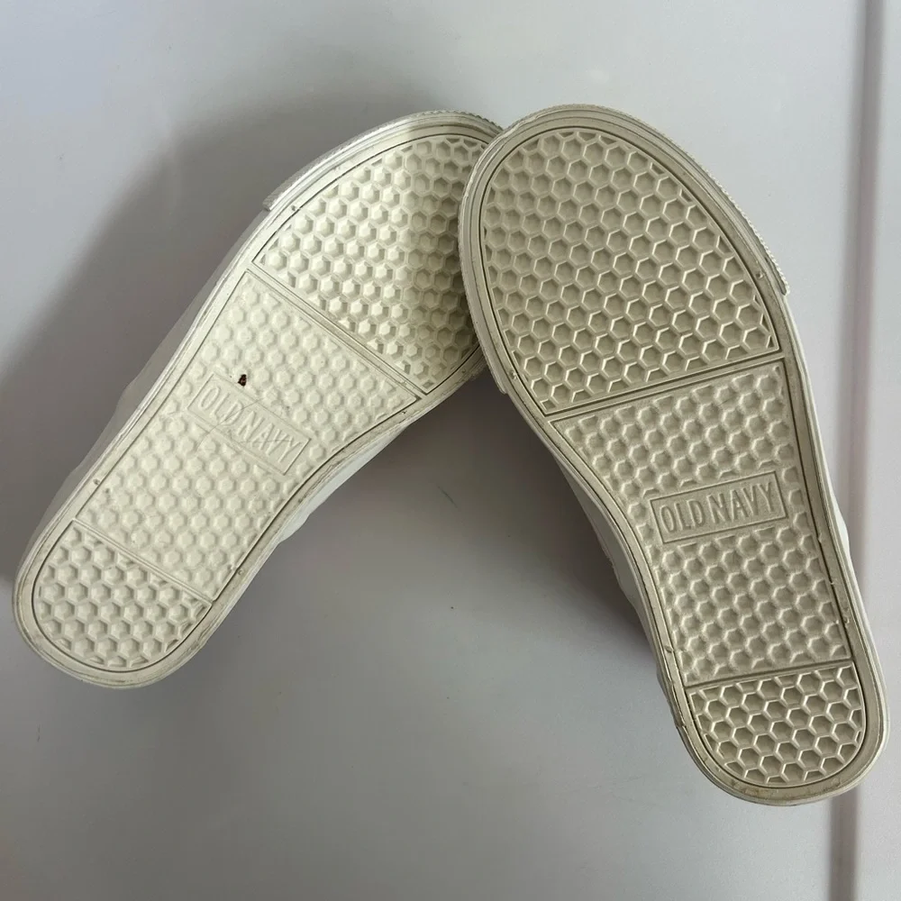 EUC Old Navy Canvas Slip On Sneakers